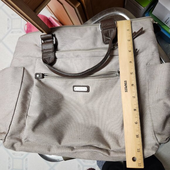 Baggallini cross body tote - Picture 2 of 8